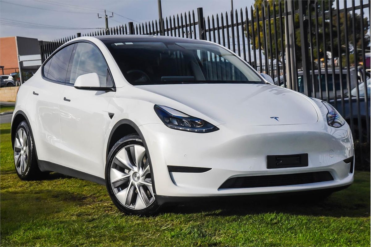 2023 Tesla Model Y Rear-Wheel Drive