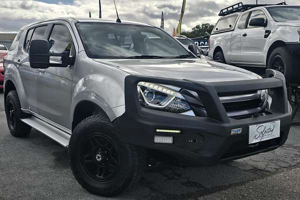 2020 Isuzu MU-X LS-M