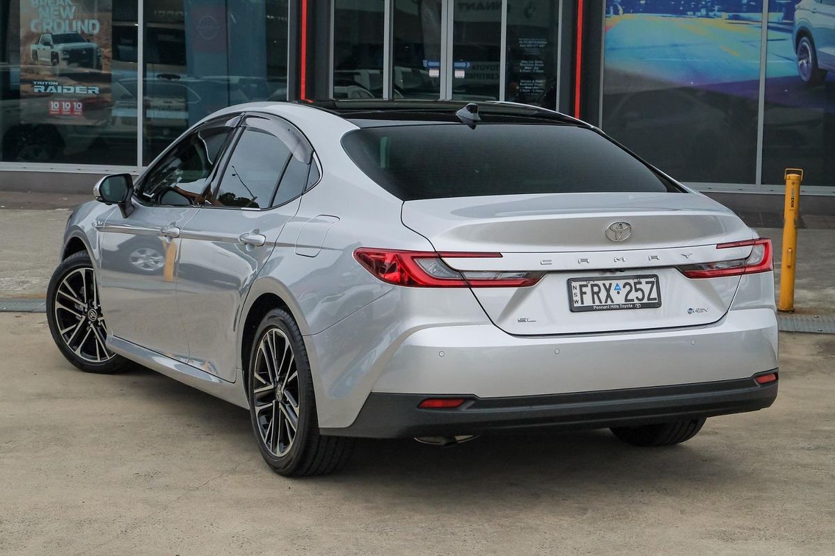 2025 Toyota Camry SL AXVH80R