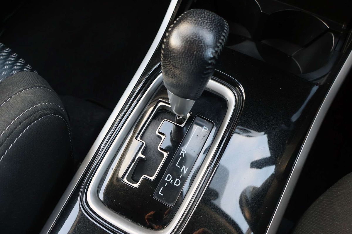 2016 Mitsubishi Outlander LS Safety Pack ZK