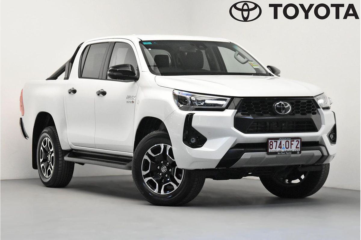 2025 Toyota Hilux SR5 48V GUN126R 4X4