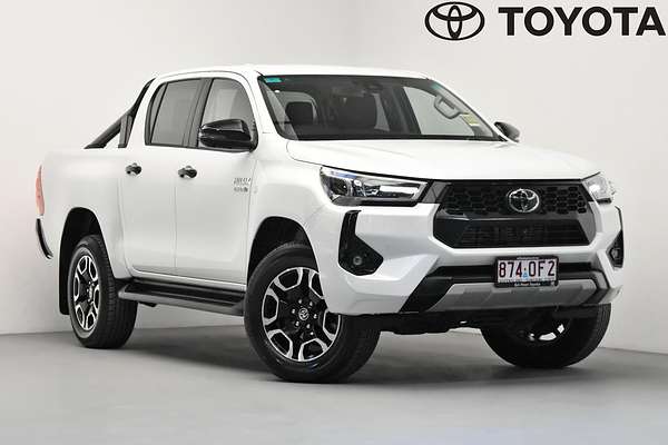 2025 Toyota Hilux SR5 48V GUN126R 4X4