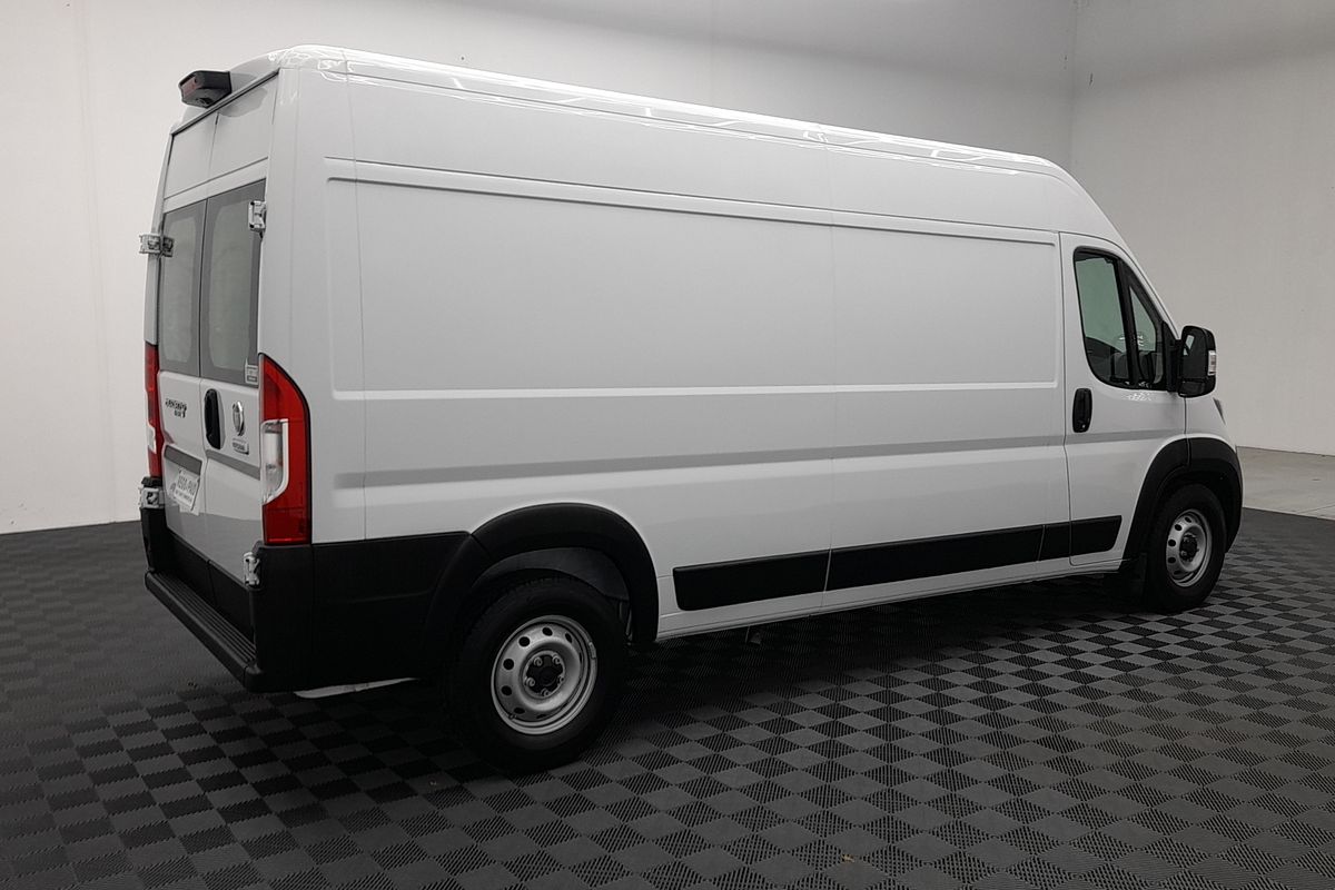 2025 Fiat Ducato Series 9 LWB Mid Roof