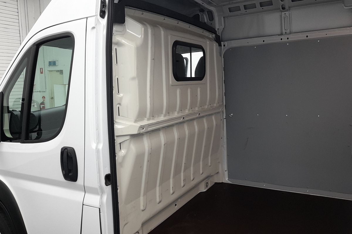 2025 Fiat Ducato Series 9 LWB Mid Roof