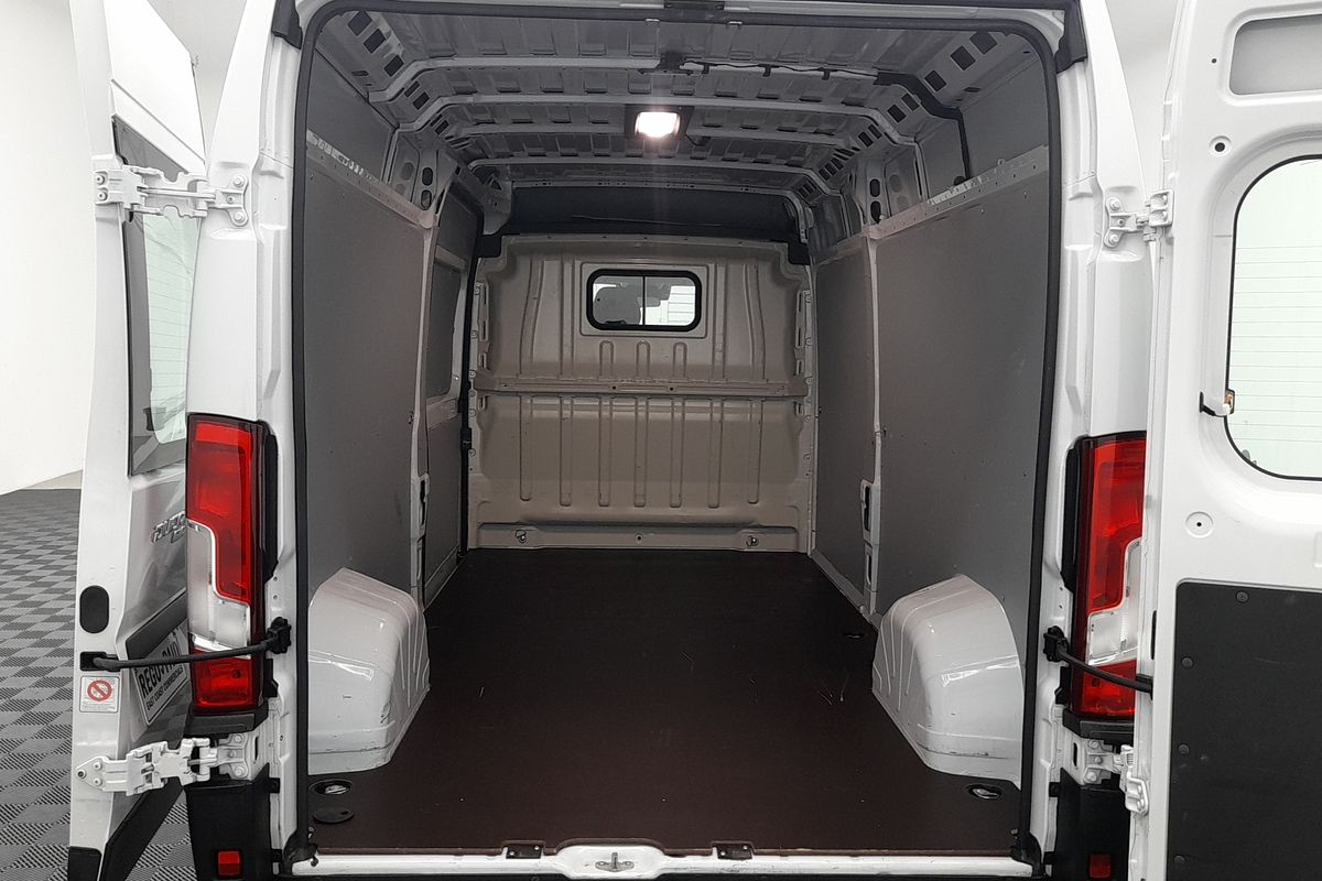 2025 Fiat Ducato Series 9 LWB Mid Roof