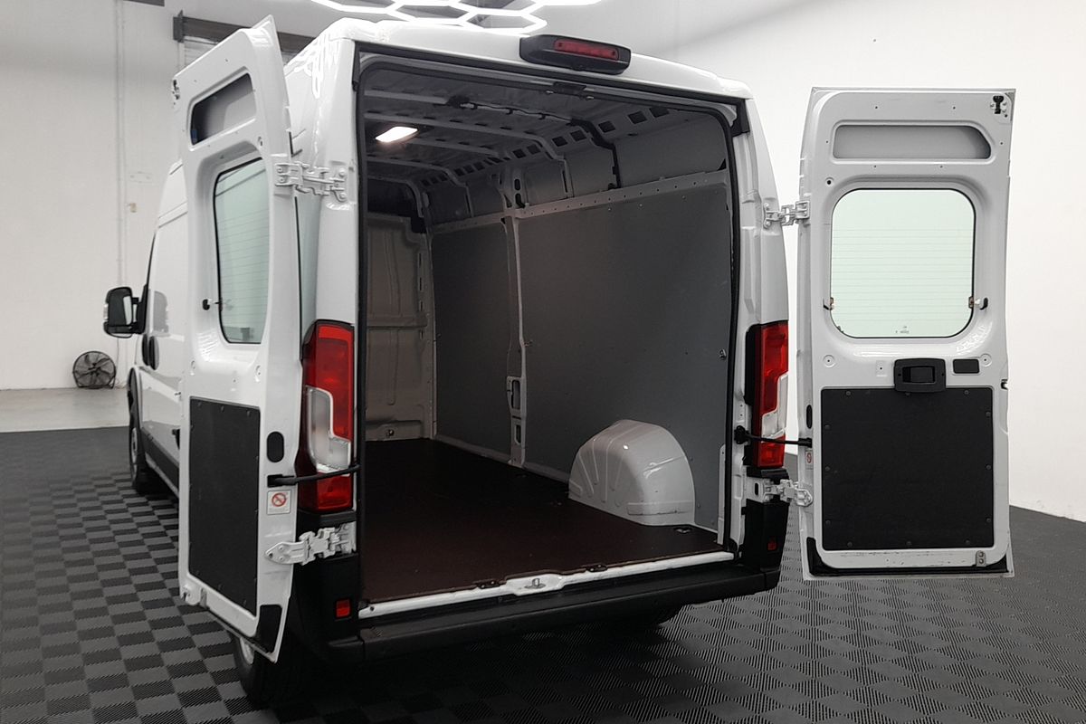 2025 Fiat Ducato Series 9 LWB Mid Roof