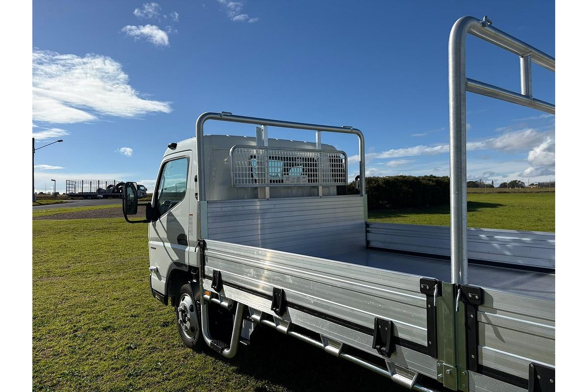 2025 Fuso Canter 515 image 4
