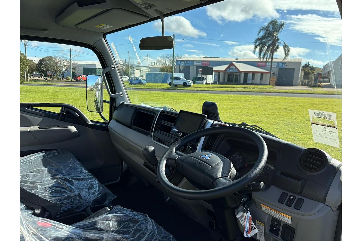 2025 Fuso Canter 515 image 17