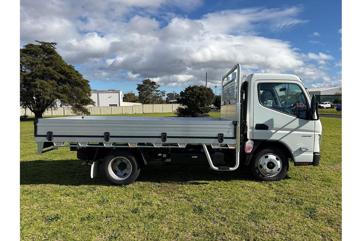 2025 Fuso Canter 515 image 9