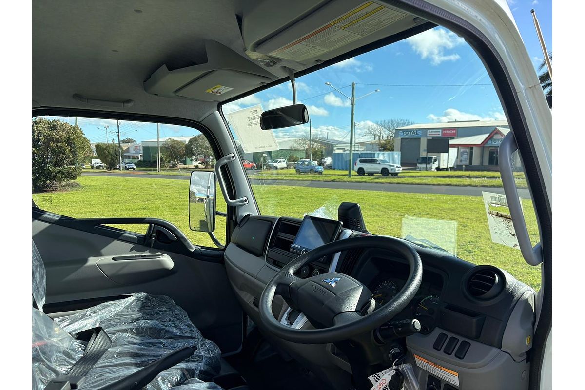 2025 Fuso Canter 515 image 15