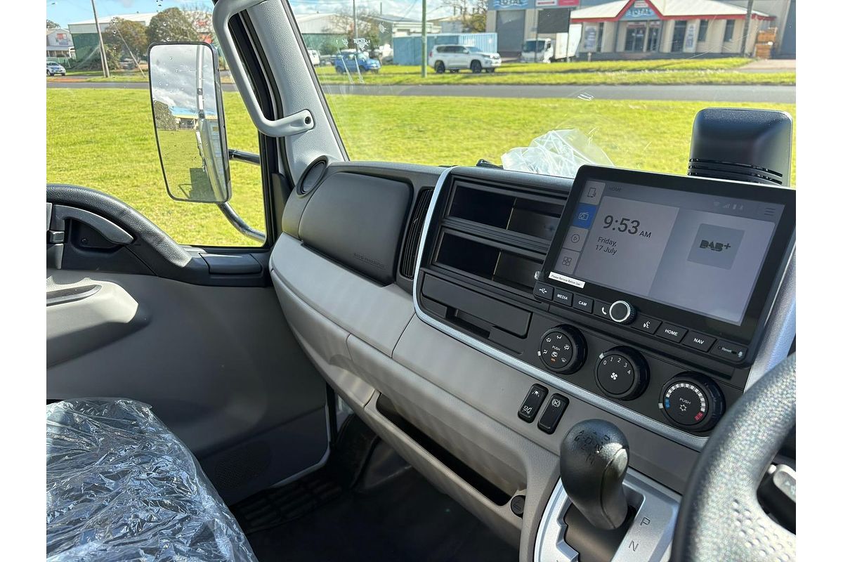 2025 Fuso Canter 515 image 18