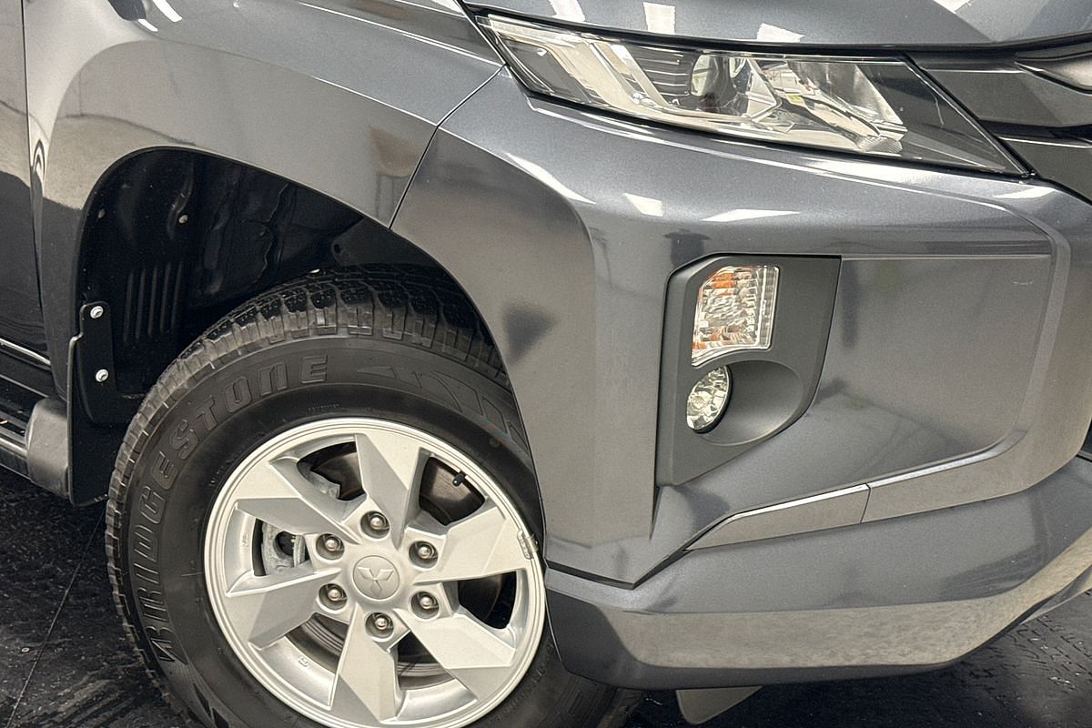 2023 Mitsubishi Triton GLX+ MR 4X4