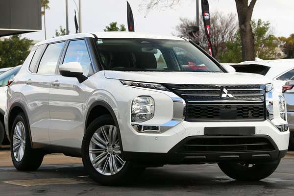 2023 Mitsubishi Outlander ES ZM