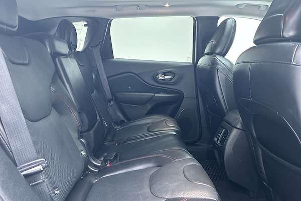 2020 Jeep Cherokee Trailhawk KL thumb-11