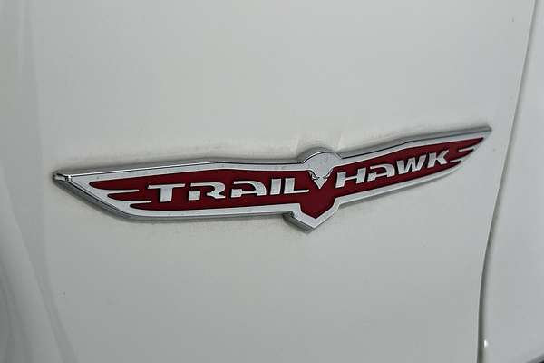 2020 Jeep Cherokee Trailhawk KL thumb-21