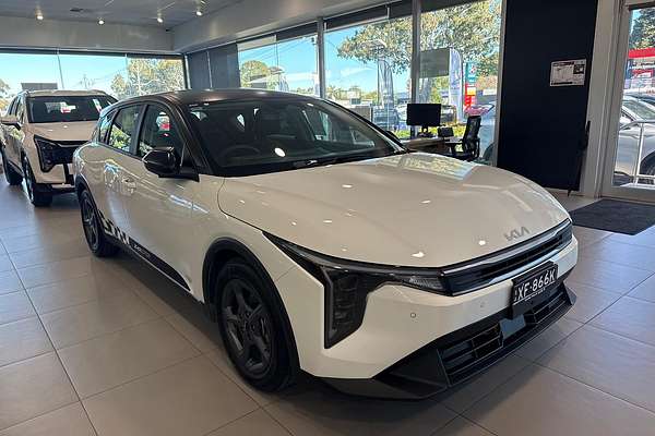 2025 Kia K4 S CL4m thumb-2