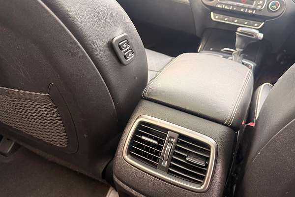 2017 Kia Sorento GT-Line UM thumb-15