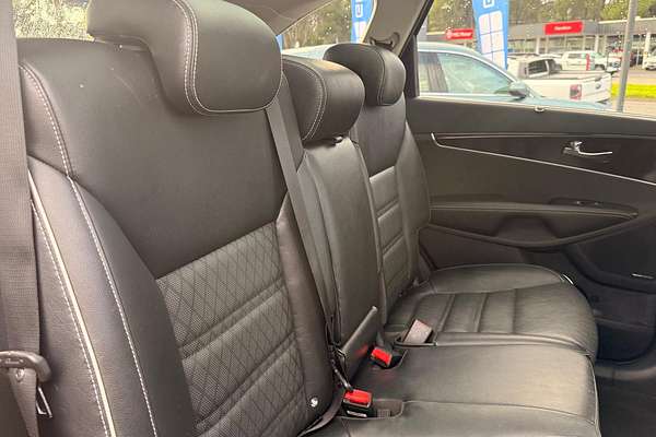 2017 Kia Sorento GT-Line UM thumb-16