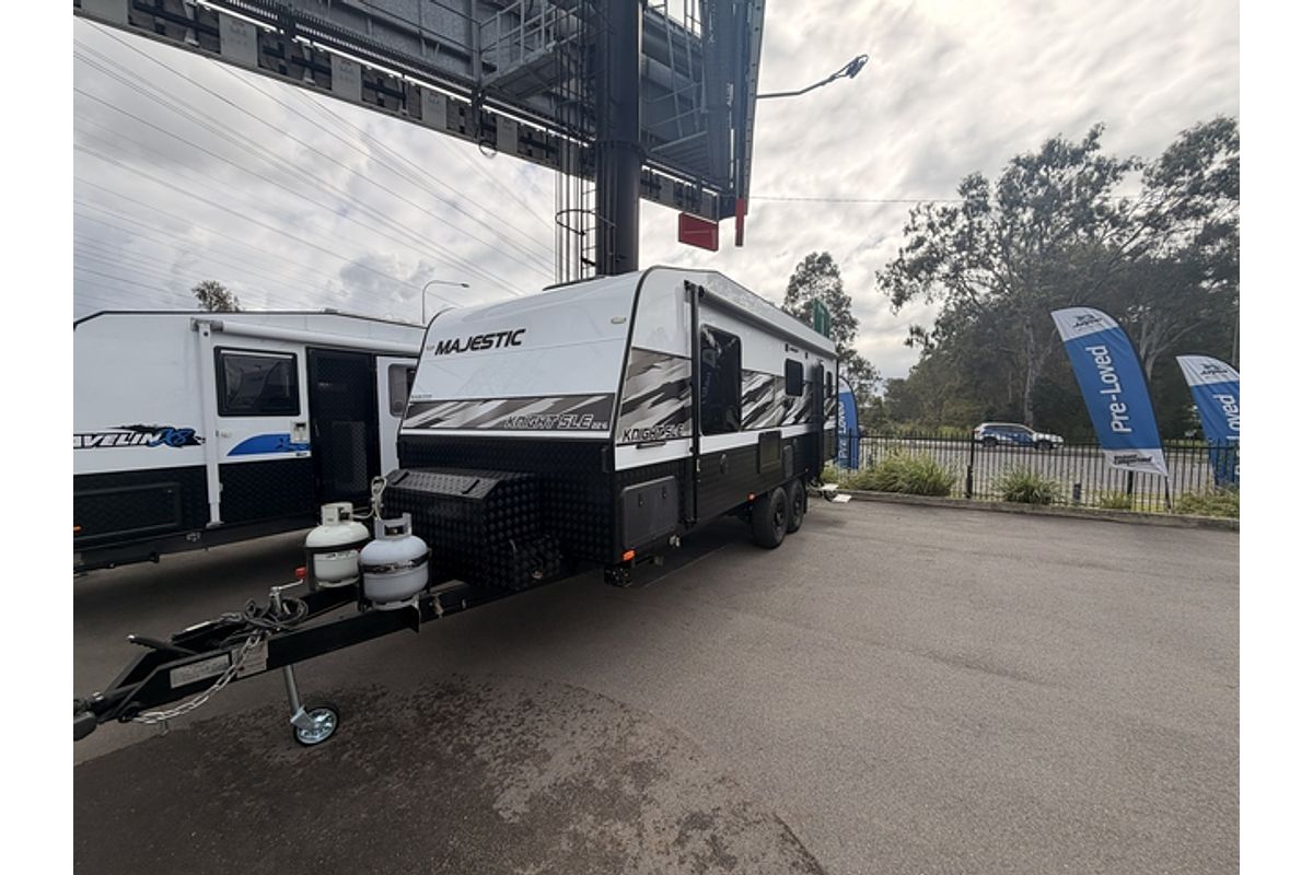 2024 Majestic KNIGHT 6.9m (23ft) SLE 22'6 Rear Club