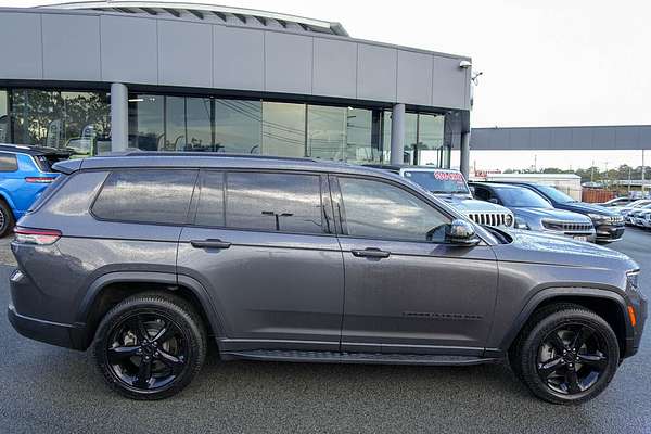 2023 Jeep Grand Cherokee Night Eagle WL thumb-3