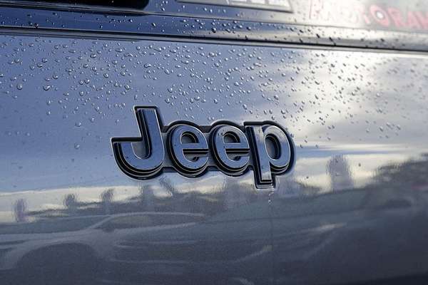 2023 Jeep Grand Cherokee Night Eagle WL thumb-19