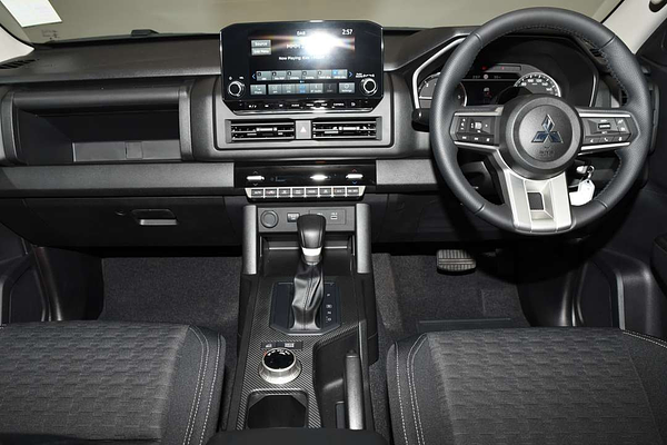 2025 Mitsubishi Triton GLX-R MV thumb-7