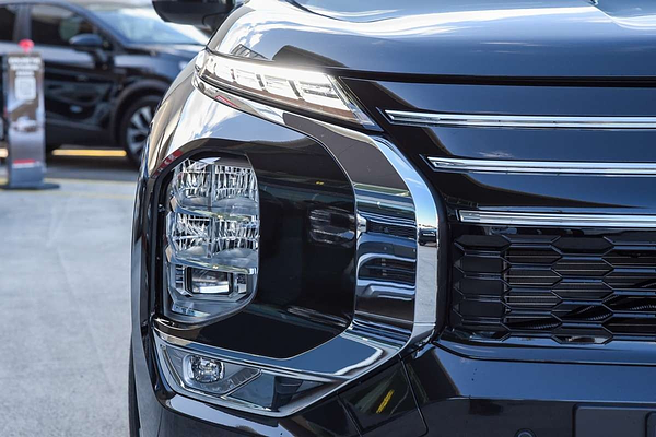 2025 Mitsubishi Outlander Exceed Tourer ZM thumb-1