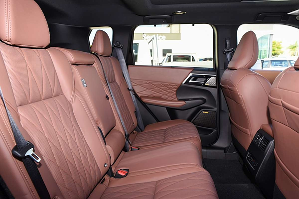 2025 Mitsubishi Outlander Exceed Tourer ZM thumb-8