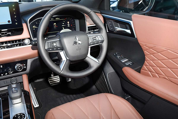 2025 Mitsubishi Outlander Exceed Tourer ZM thumb-16
