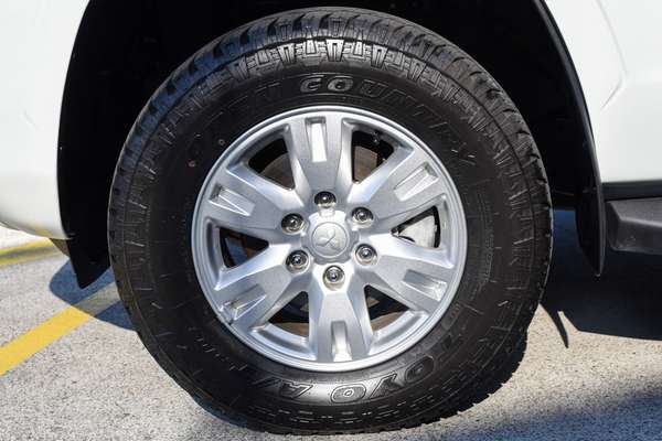 2025 Mitsubishi Triton GLX+ MV thumb-3