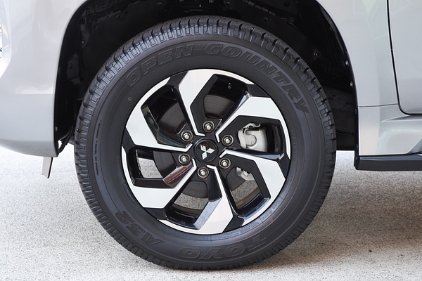 2024 Mitsubishi Pajero Sport GLS QG thumb-3