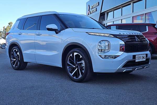 2023 Mitsubishi Outlander Exceed ZM
