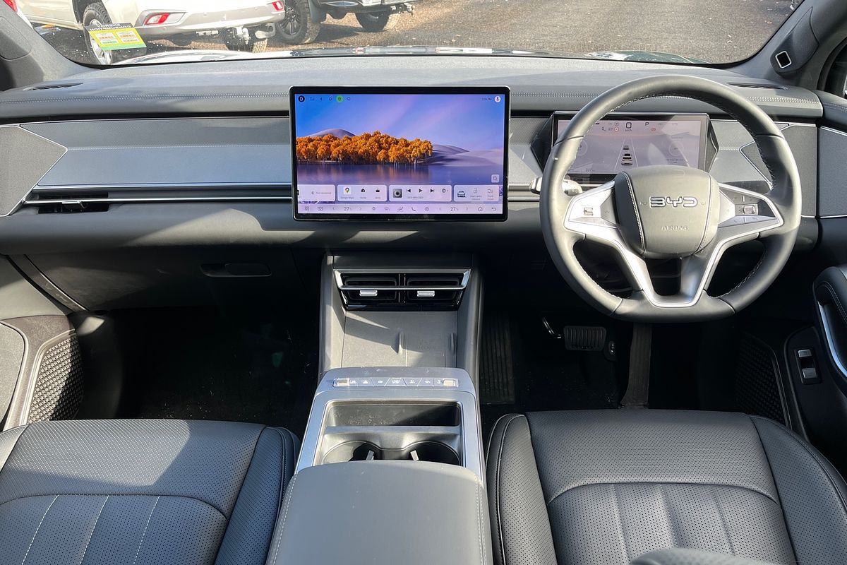 2025 BYD SEALION 8 Dynamic FWD