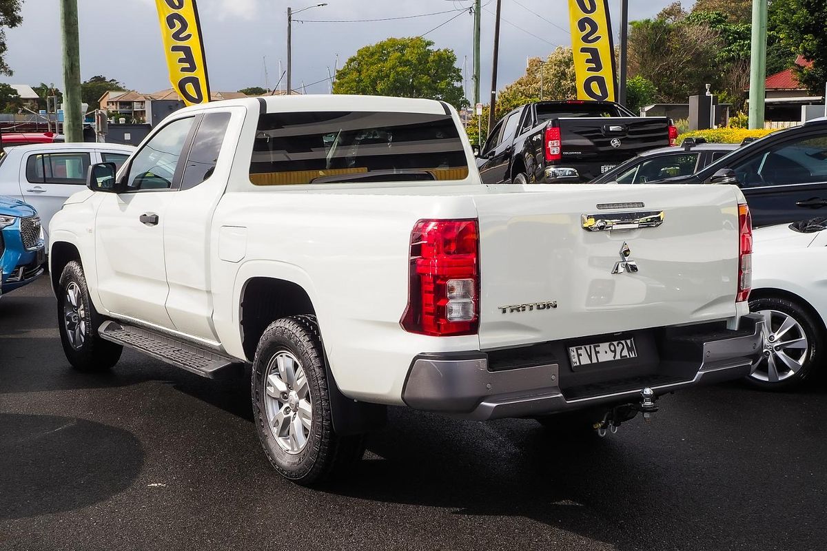 2024 Mitsubishi Triton GLX+ MV 4X4