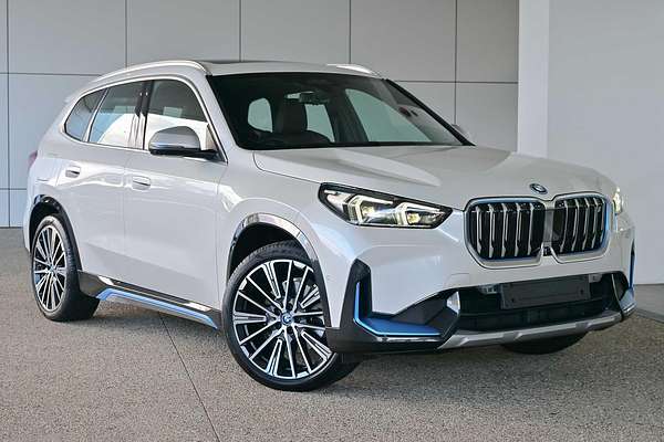 2023 BMW iX1 xDrive30 xLine U11