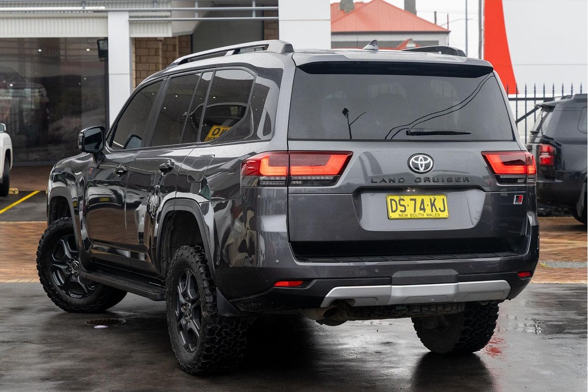 2022 Toyota Landcruiser GR Sport FJA300R