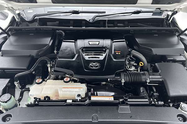 2022 Toyota Landcruiser Sahara FJA300R thumb-10
