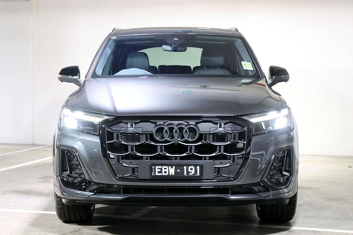 2025 Audi Q7 TFSI 185kW S line edition 4M