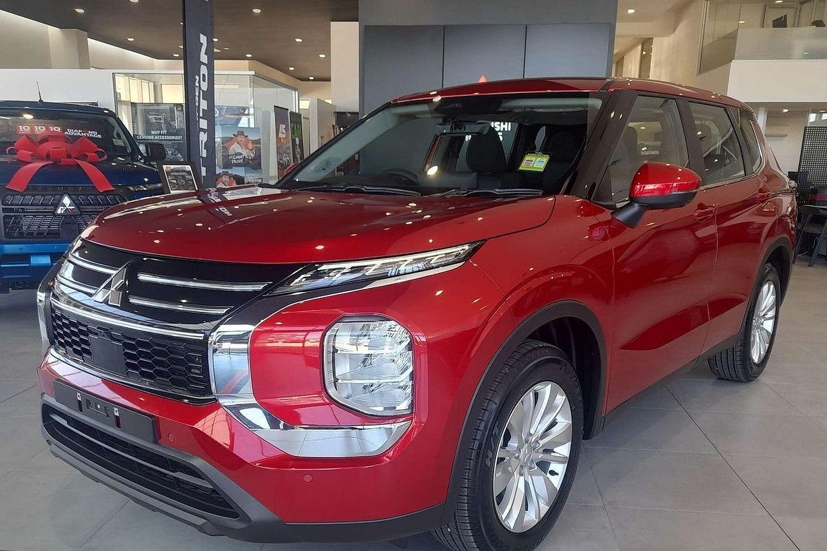 2025 Mitsubishi Outlander ES ZM