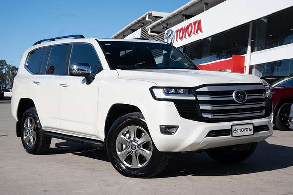 2024 Toyota Landcruiser Sahara FJA300R