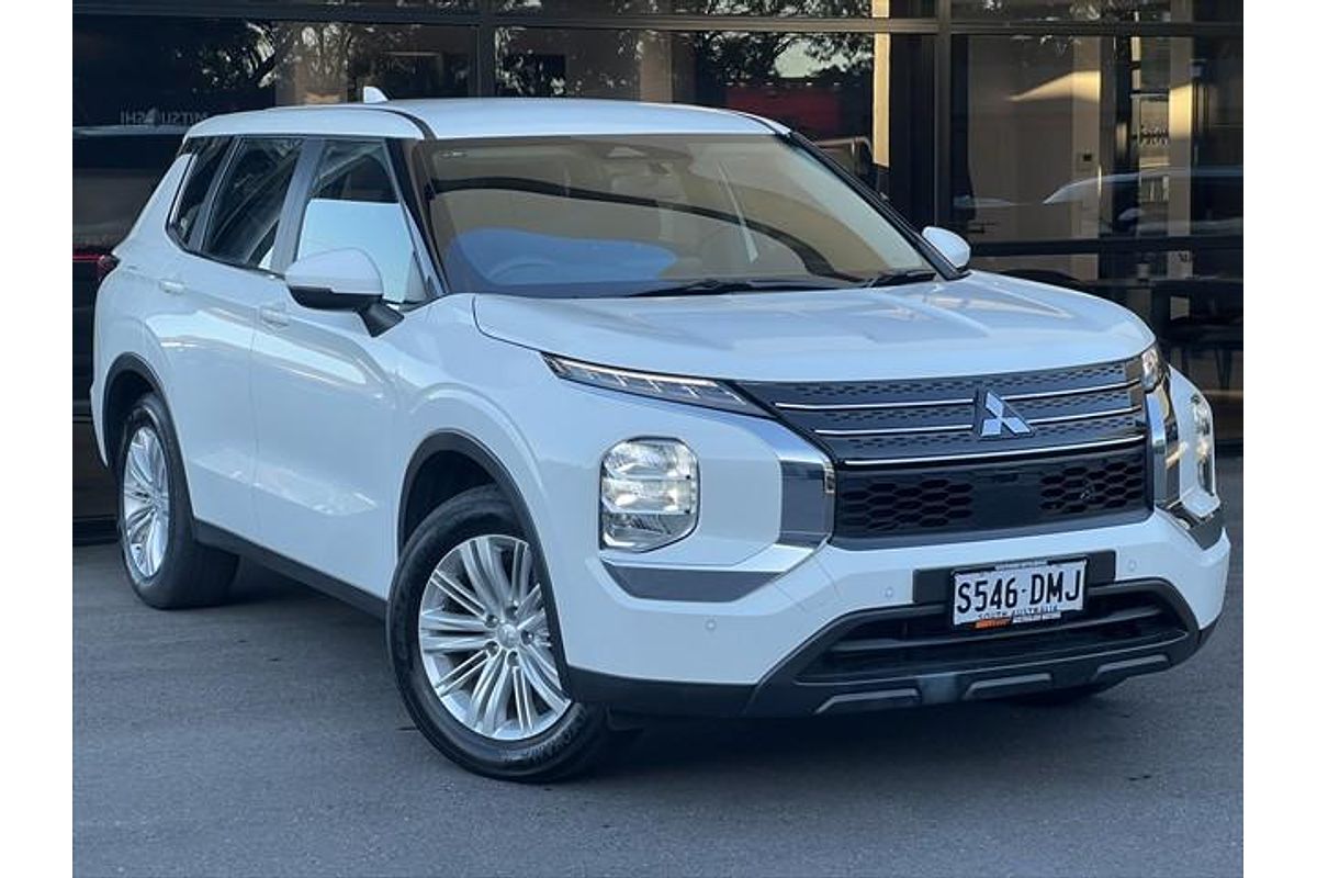 2024 Mitsubishi Outlander ES ZM