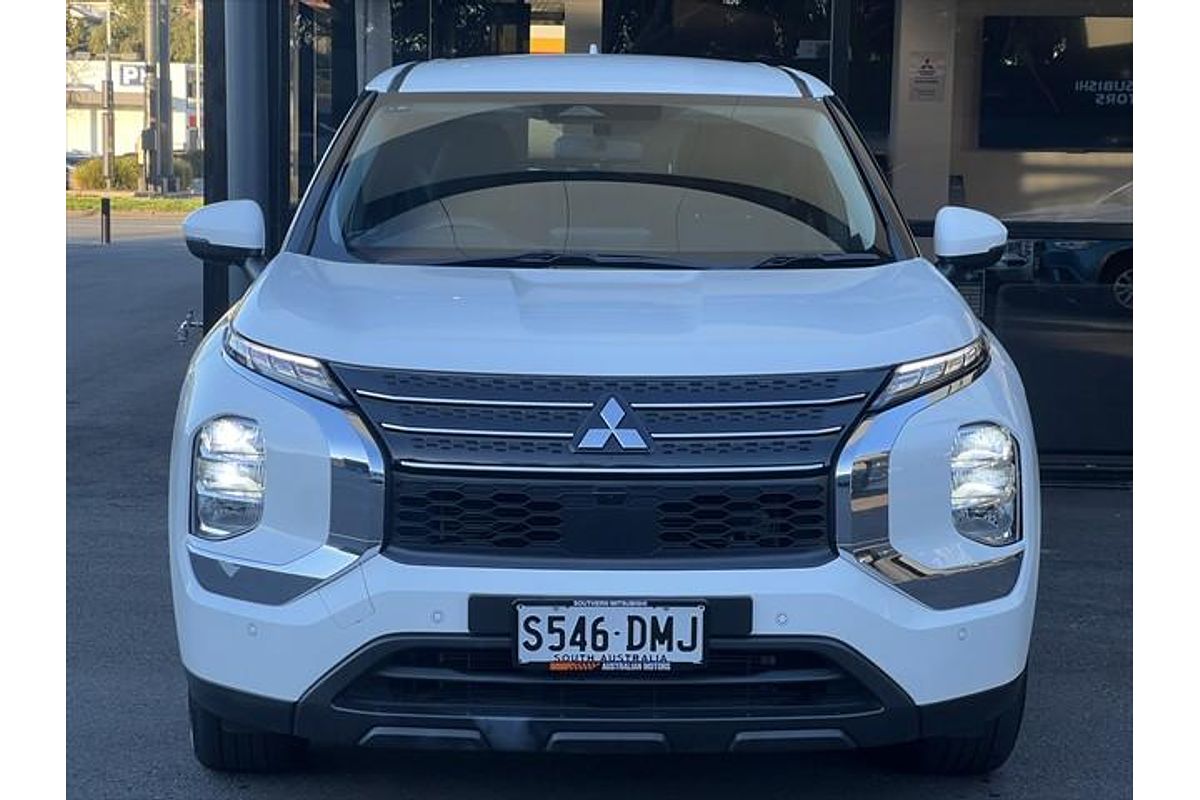 2024 Mitsubishi Outlander ES ZM