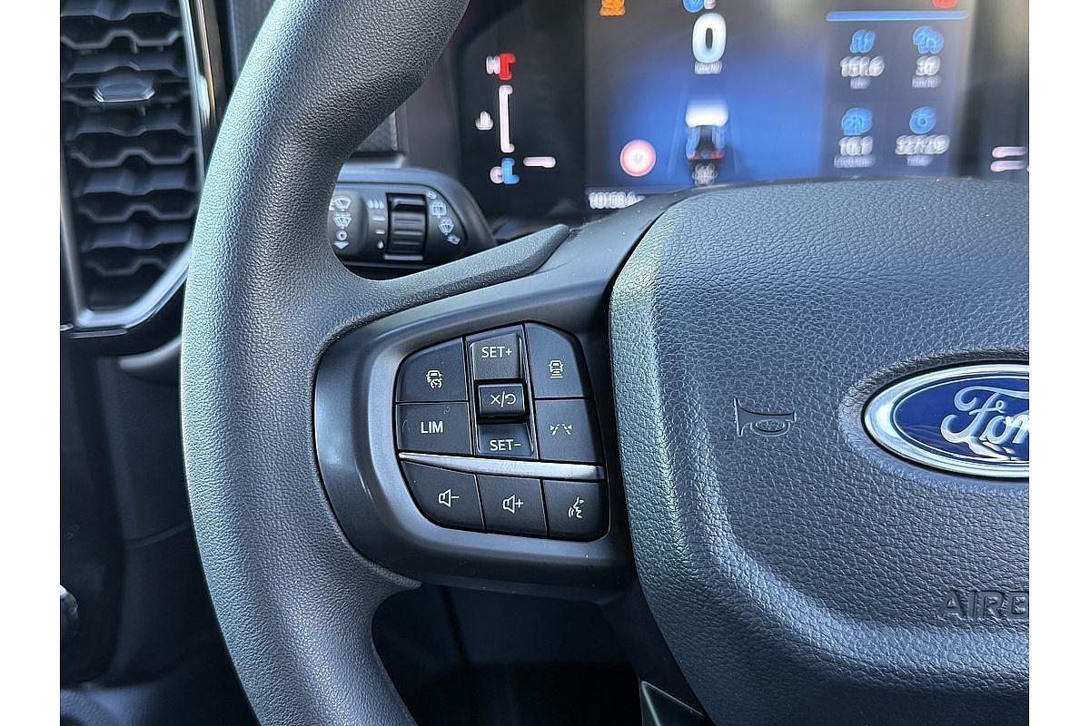 2025 Ford Everest Ambiente 2.0L