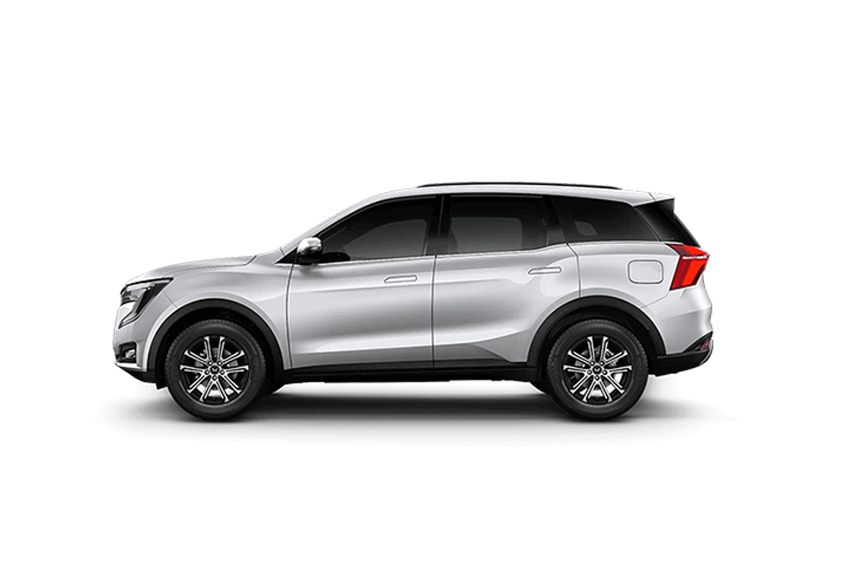 2025 Mahindra XUV700 AX7L