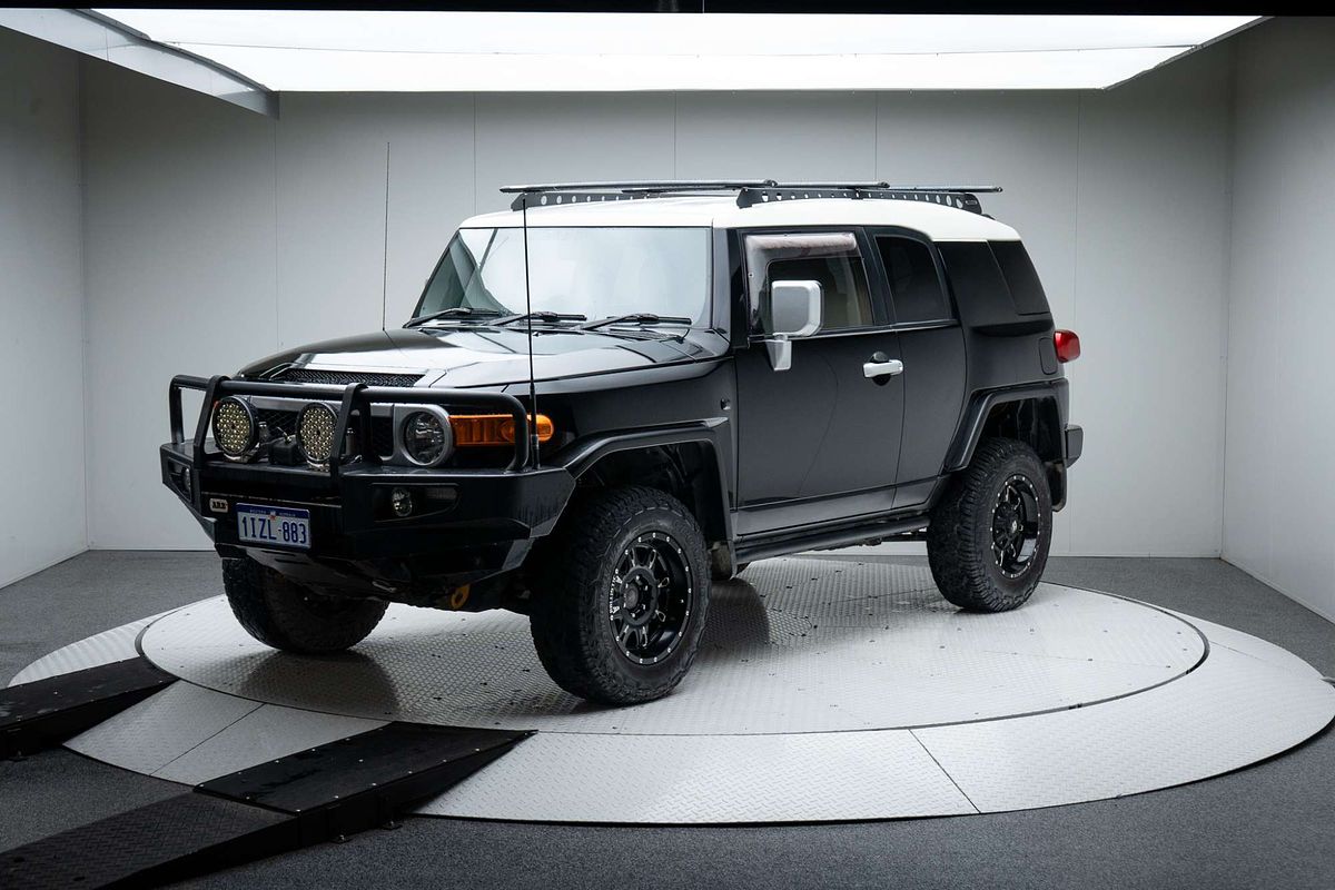2013 Toyota FJ Cruiser GSJ15R