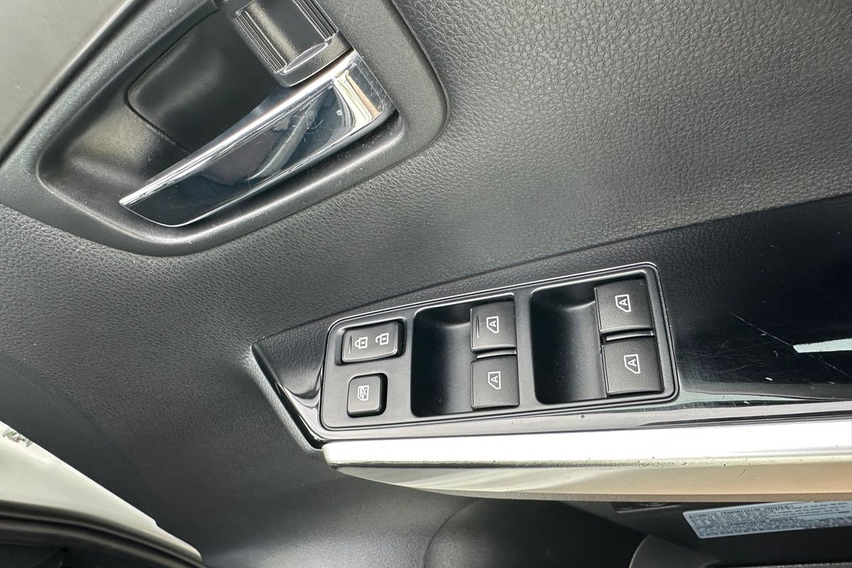 2022 Mitsubishi Pajero Sport GLS QF image 13