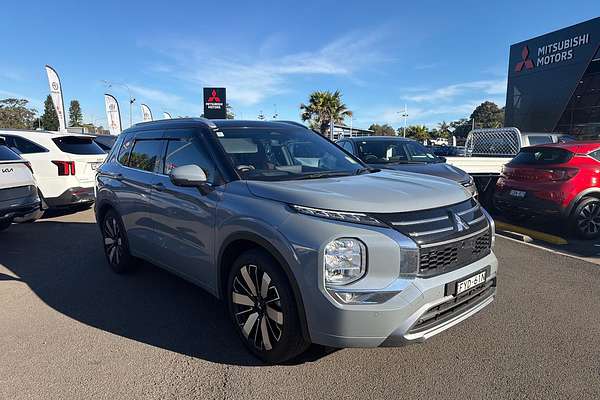 2025 Mitsubishi Outlander Exceed Tourer ZM