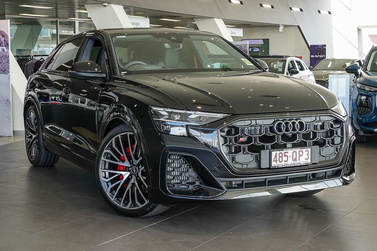 2026 Audi SQ8 TFSI F1