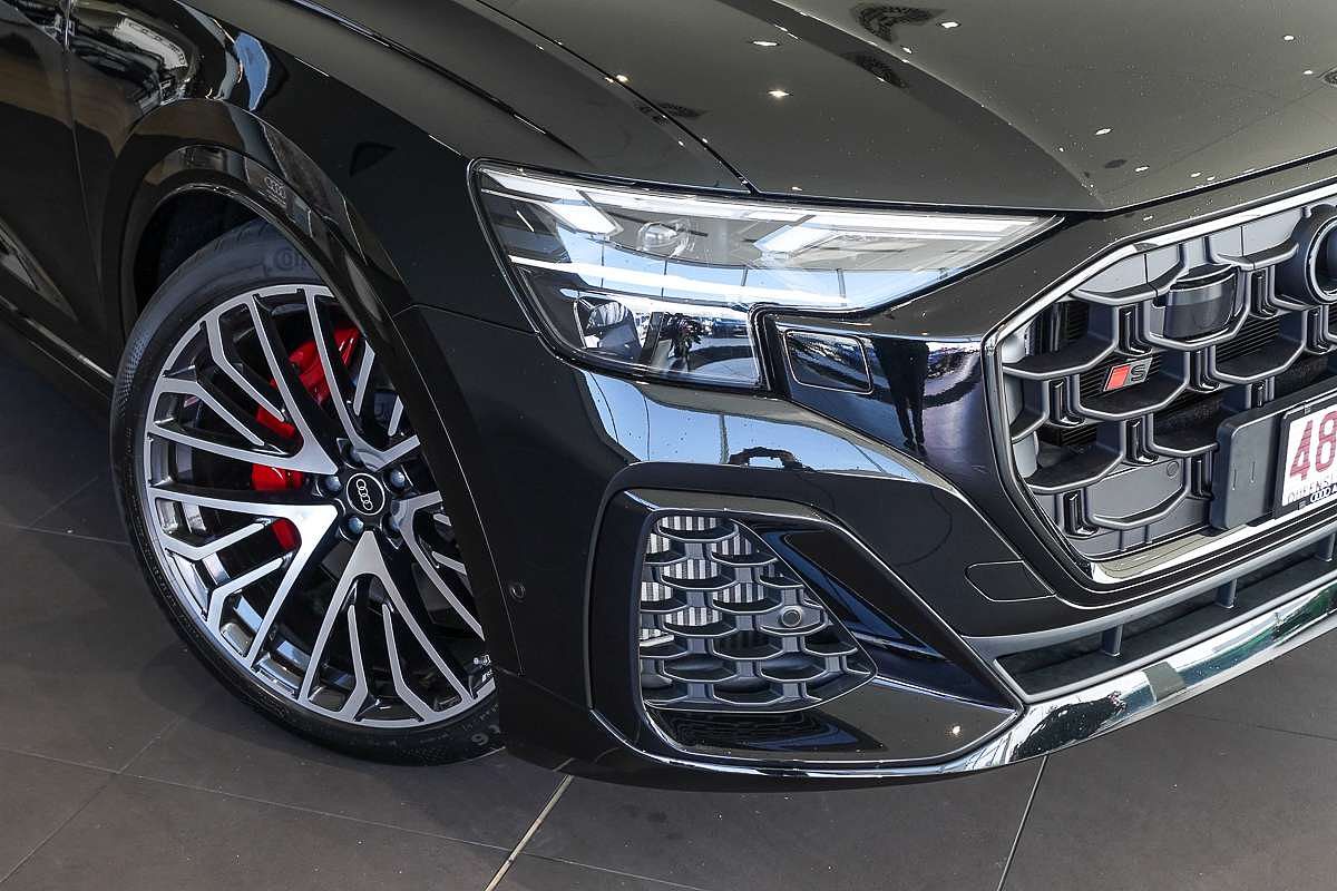 2026 Audi SQ8 TFSI F1