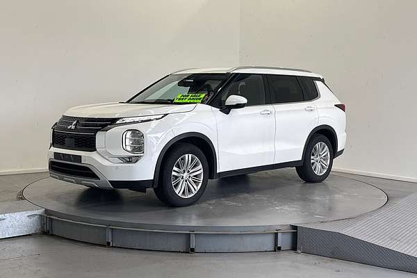 2023 Mitsubishi Outlander LS ZM